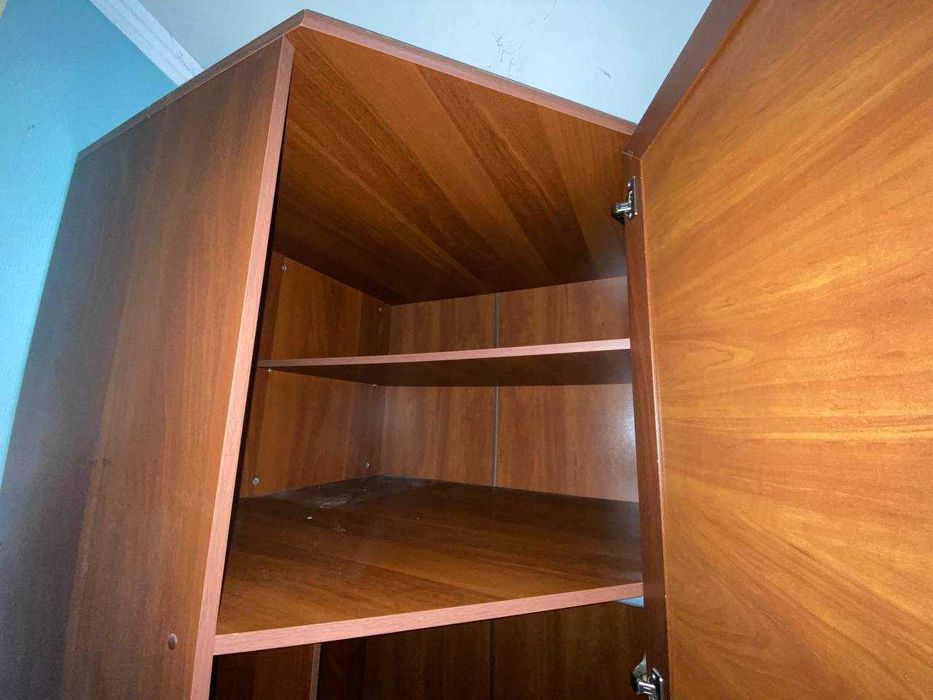 Продам угловой Шкаф