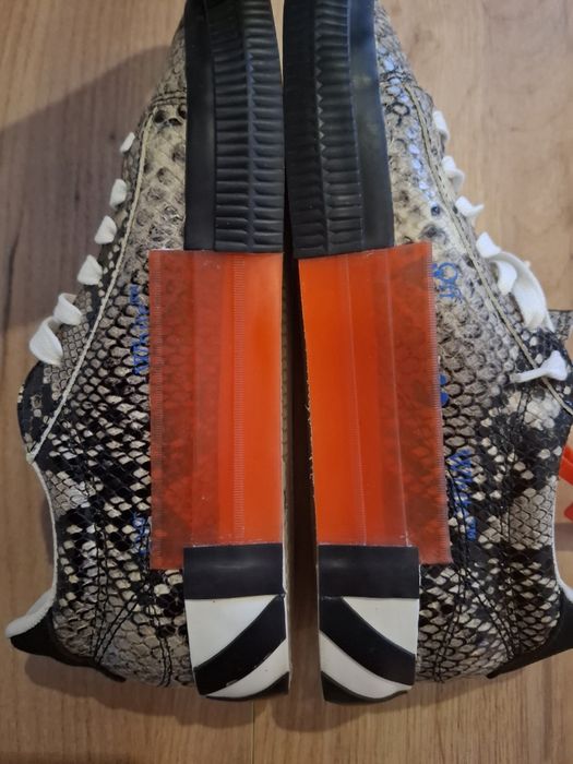 Off-white Baskets Tenesi