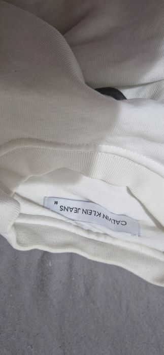 Bluza calvin klein material foarte bun