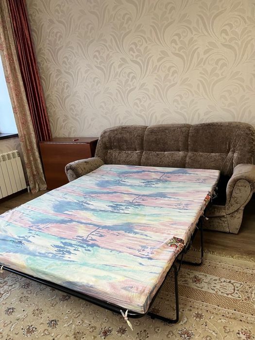 Продам 2 дивана, (3, 2 )