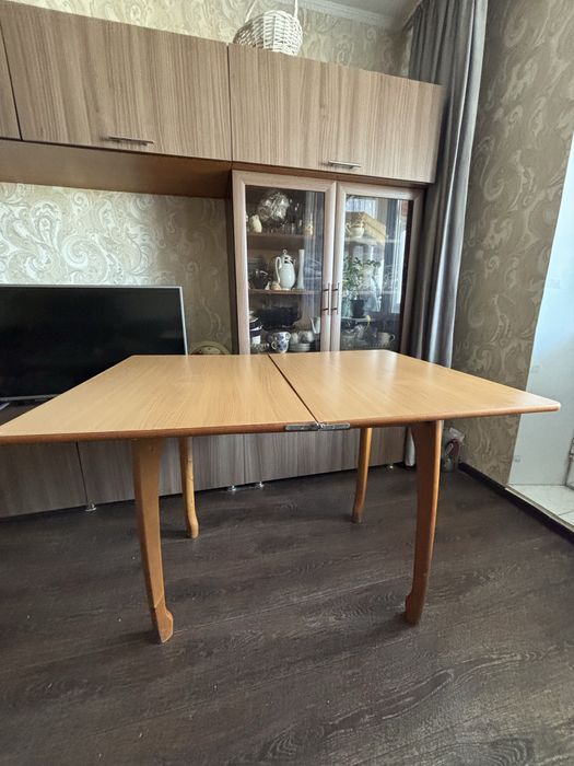 Продам стол кухонный раздвижной