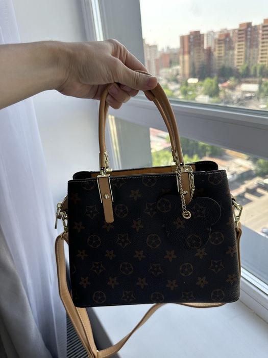 Стильная кожаная сумка