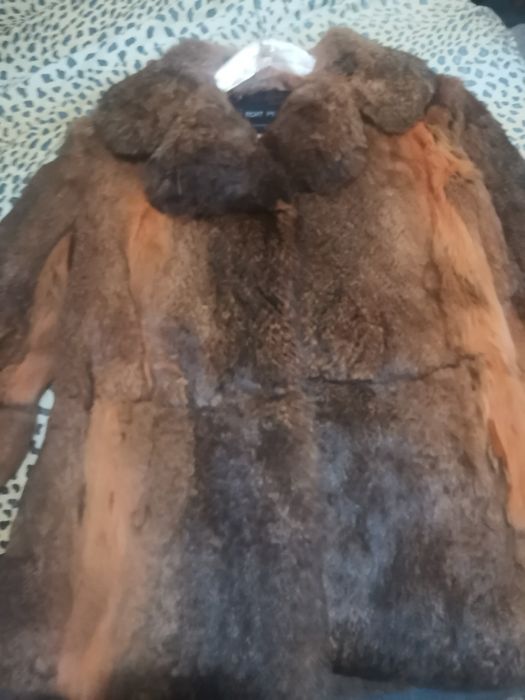 Vand haina din blana naturala i