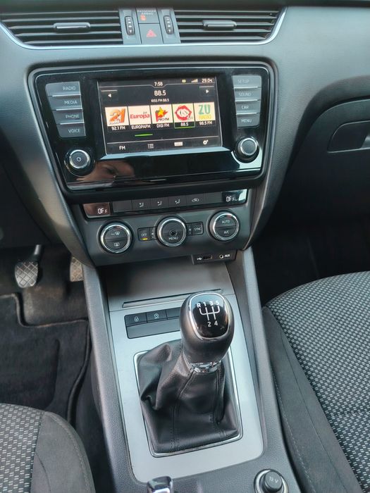 SKODA Octavia 2015 — imagine 5