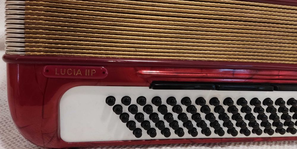 Акордеон "HONNER" LUCIA IIP 80баса