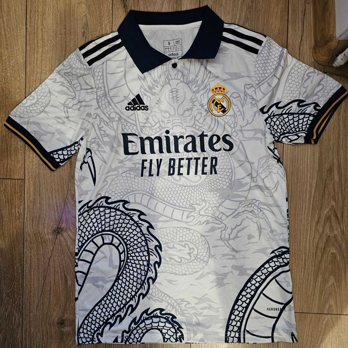 Vand Tricou Adidas Real Madrid cu Dragon Nou cu Eticheta Marimea S