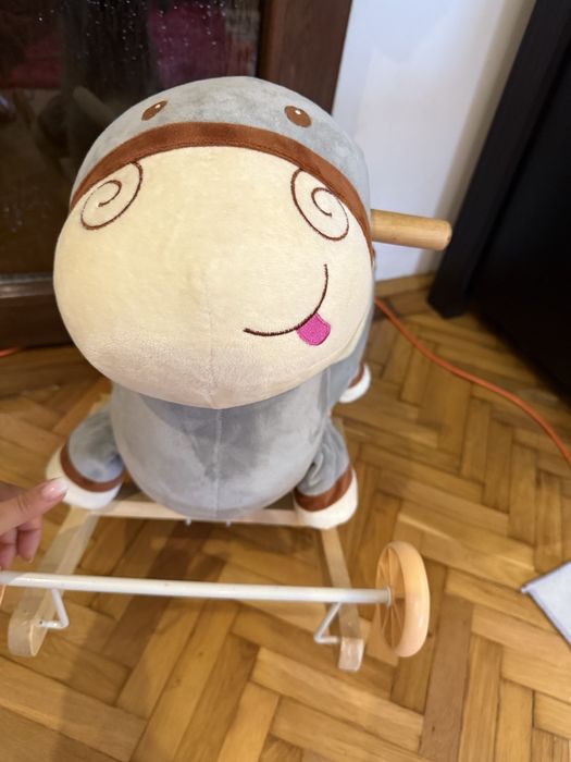 Măgăruș leagan pentru bebeluși