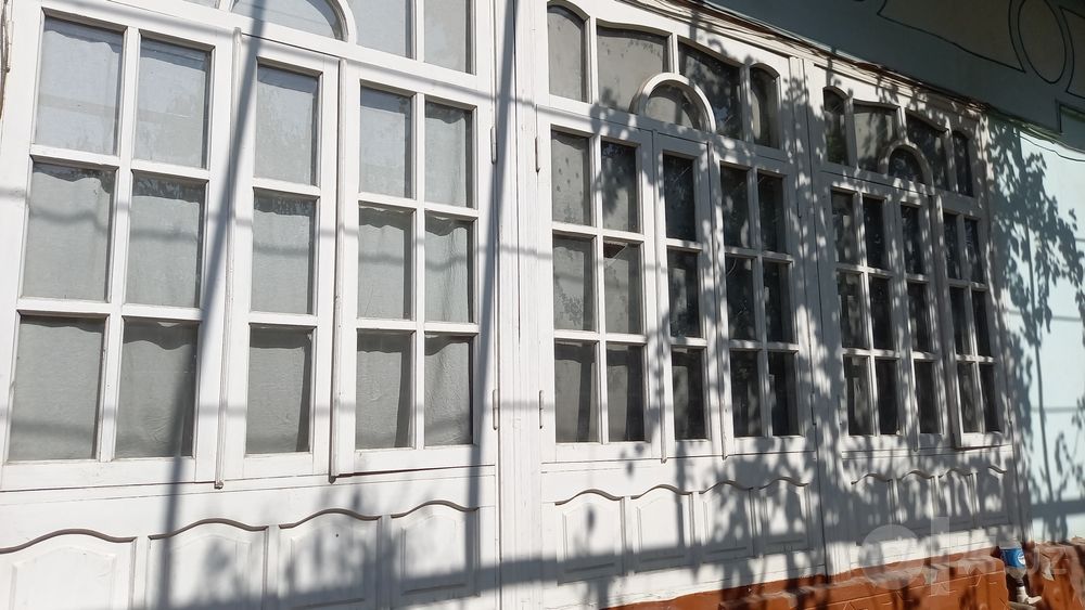 Yoğochli rom. Deraza . 2ta oynadan iborat.