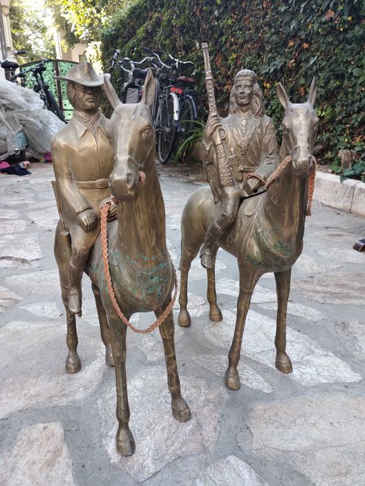 Бронзови статетки -Винету и Олд Шетърхенд