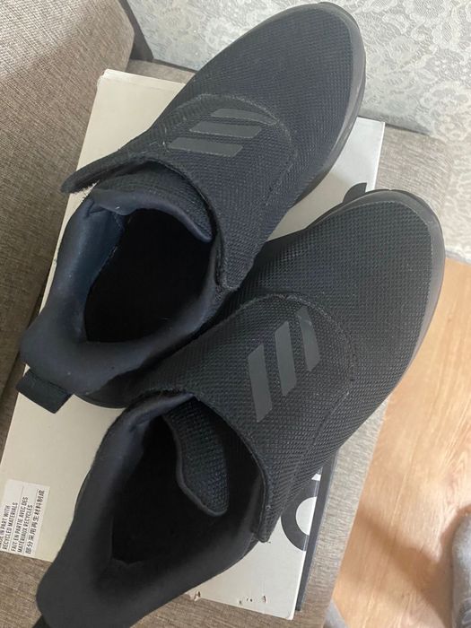 СРОЧНО продам три пары НОВЫХ кроссовок