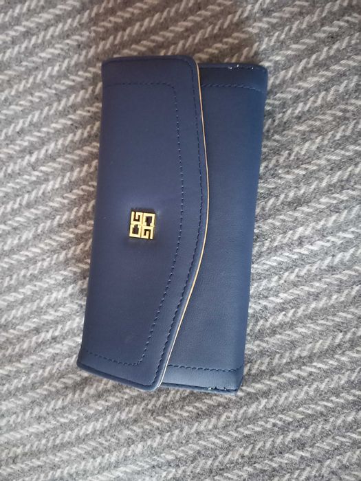 Ново кожено портмоне