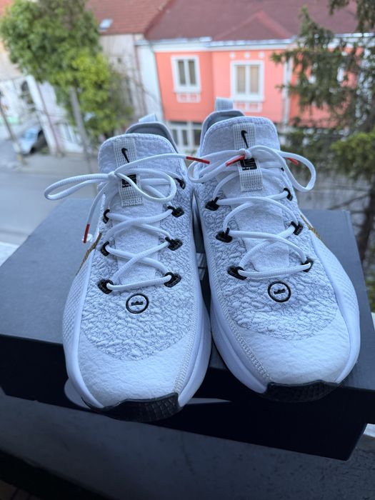 Nike Lebron James TR 1