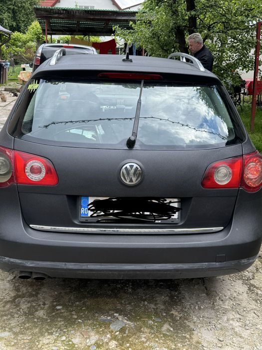 Vând Volkswagen Passat b6