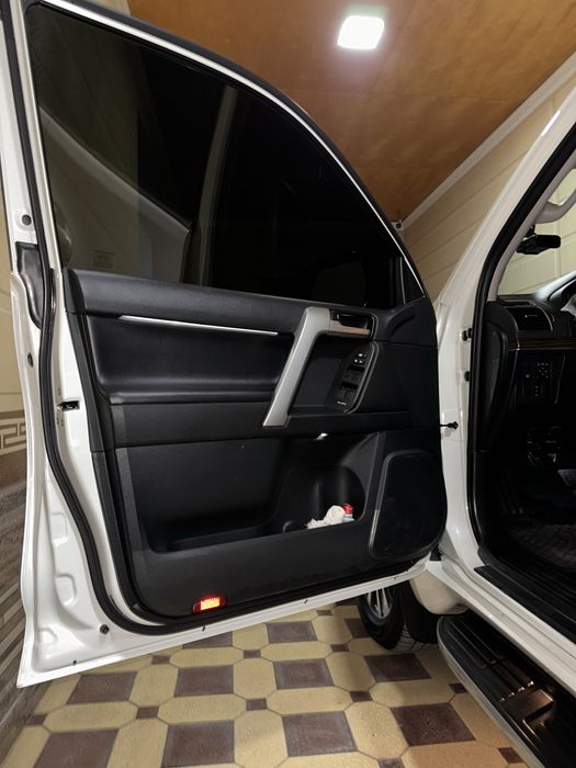 Toyota Land Cruiser Prado SFX 30