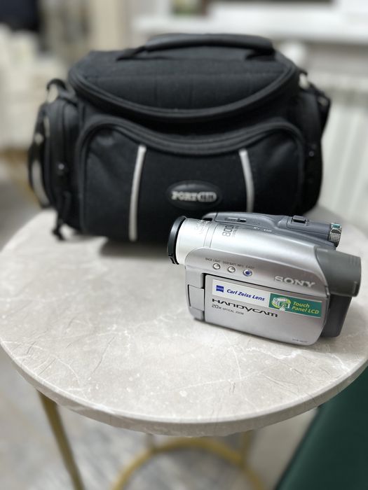 Видеокамера Sony DCR-HC27E