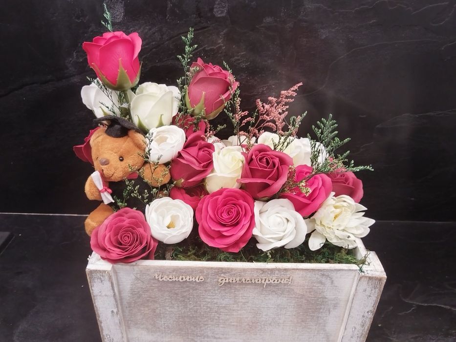 Ръчно изработени детайли от сапунени цветя за вас и вашия празник