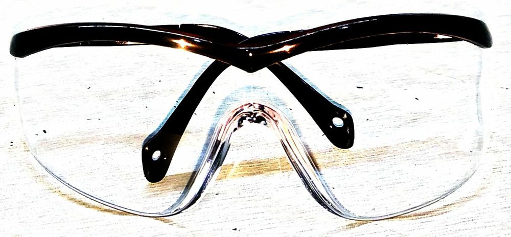 Продаю новые защитные очки