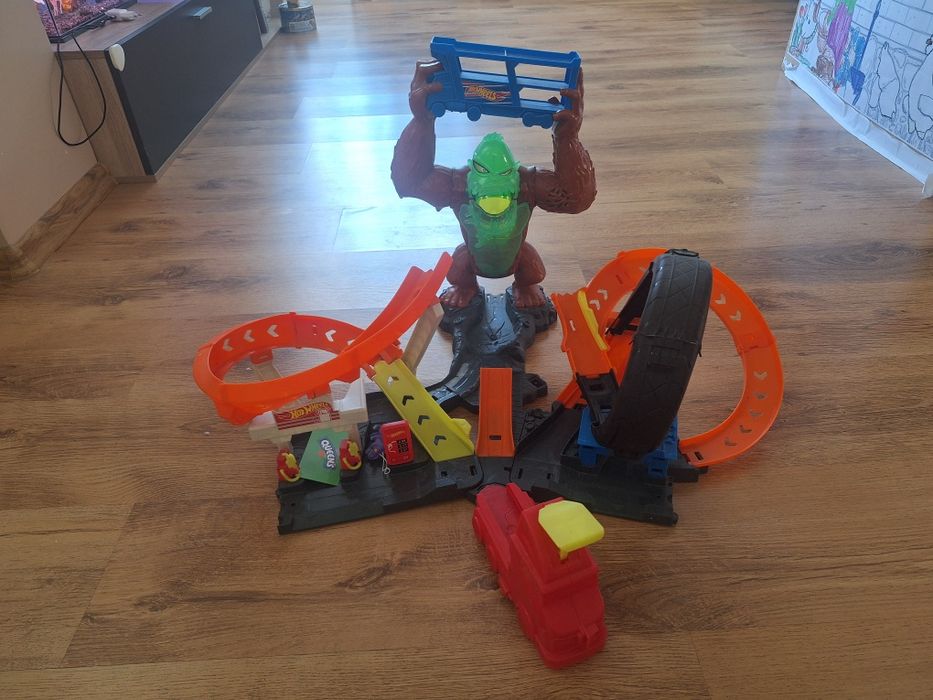 Детско пиано със стойка или писта Токсичната горила HotWheels