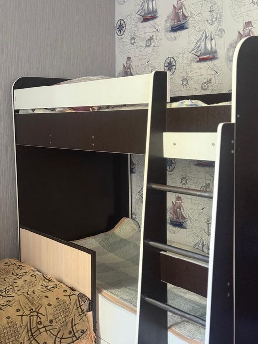 Детская двухъярусная кровать