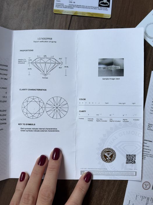 Годежен пръстен с диаманти