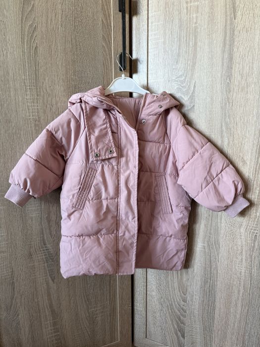 Продам осеннюю куртку на девочку