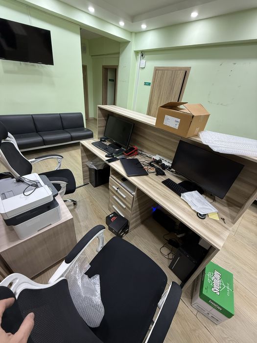 Ресепшн для двух админов