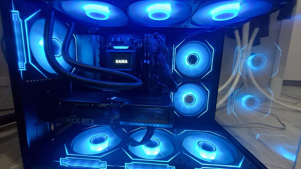 Gaming R7 7800X3D RTX 4070 32GB DDR5