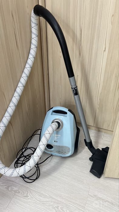 Пылесос bosch в рабочем состоянии
