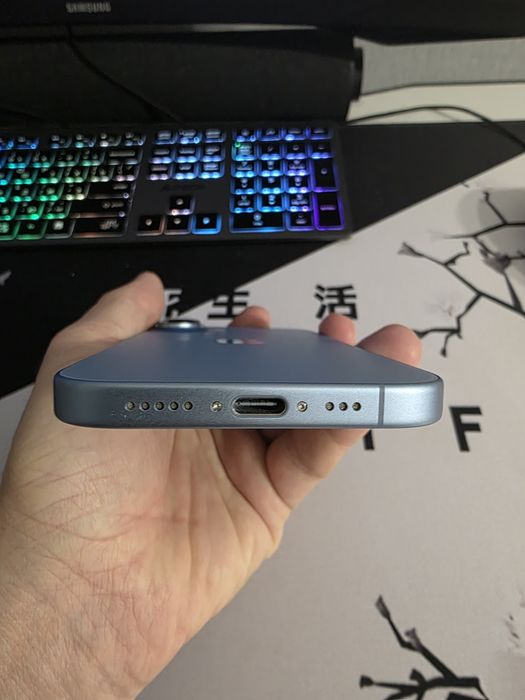 Айфон 17 256 gb голубой