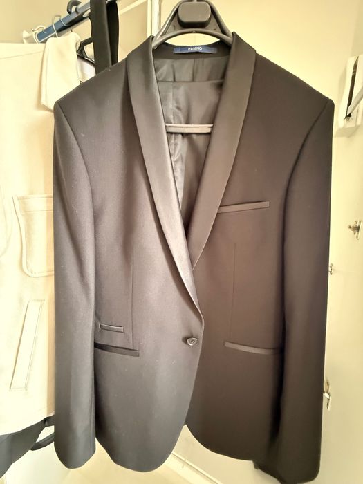 Смокинг шикарный