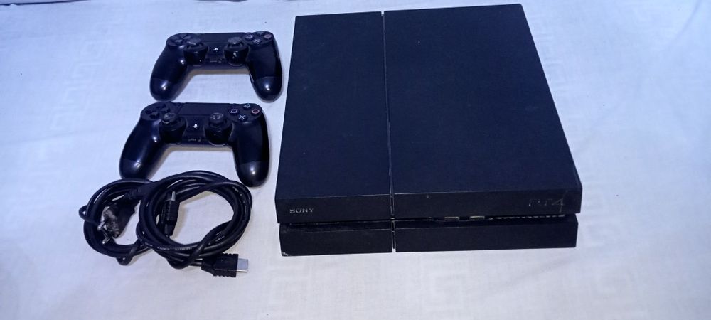 PS4 /1 TB./2 wireless orig. Controller