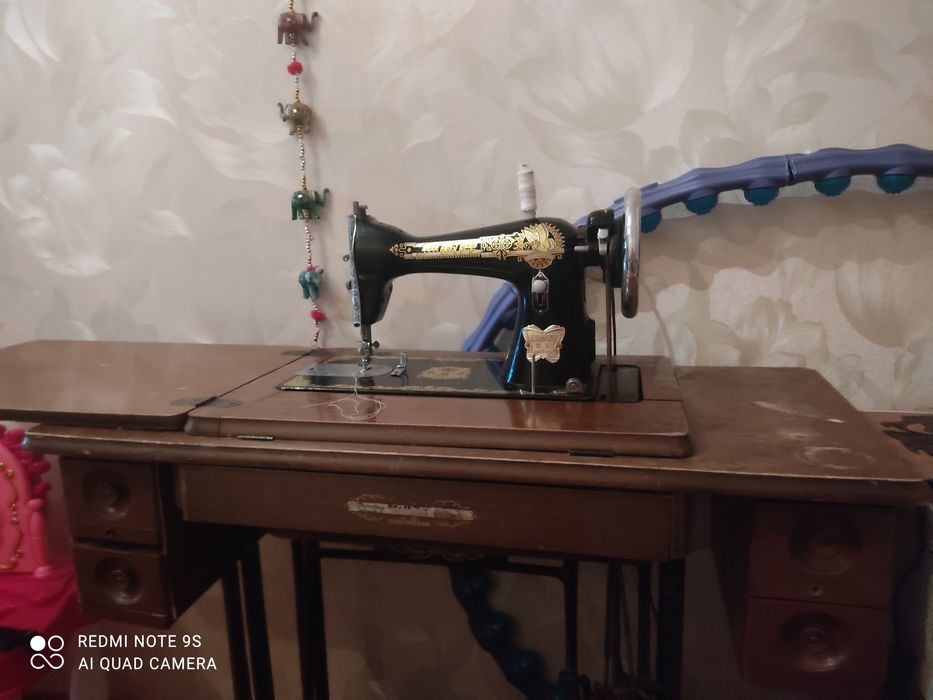 Продам швейную машинку