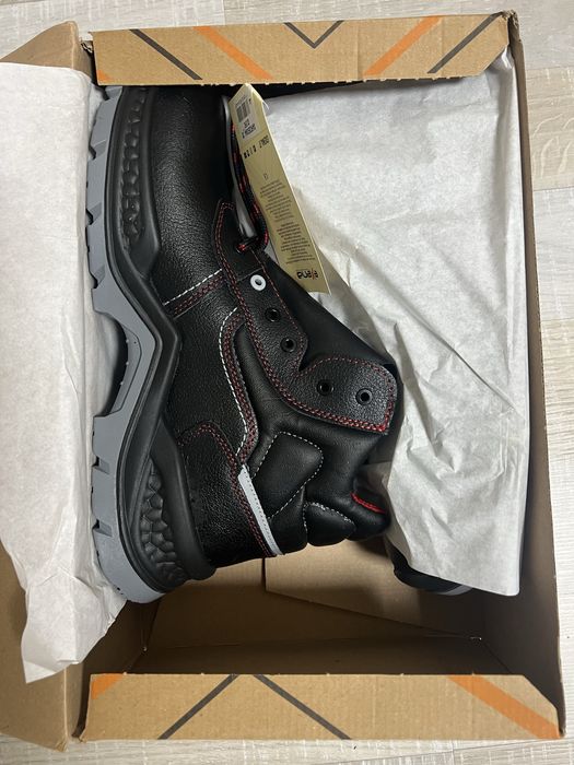 Работни обувки Sardegna 44ти номер чисто нови