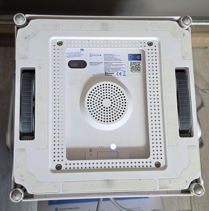 Робот прахосмукачка за прозорци Ecovacs W2