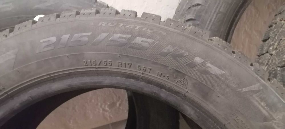 Резина зима 215/55/17