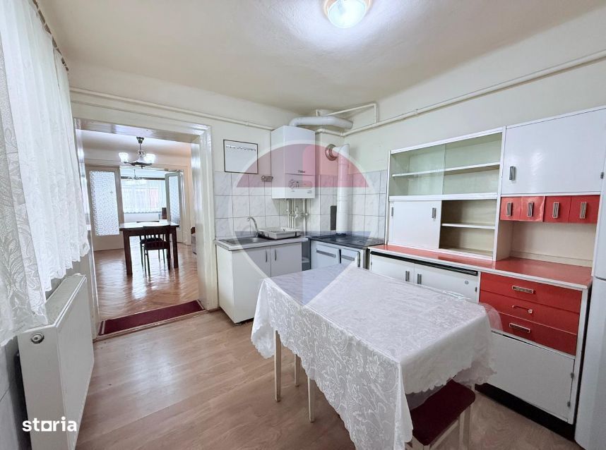 Apartament spațios-Zona Ultracentrală-Ideal studenti sau cupluri