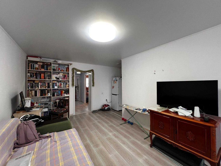 Продаётся 3-комнатная в Центре.