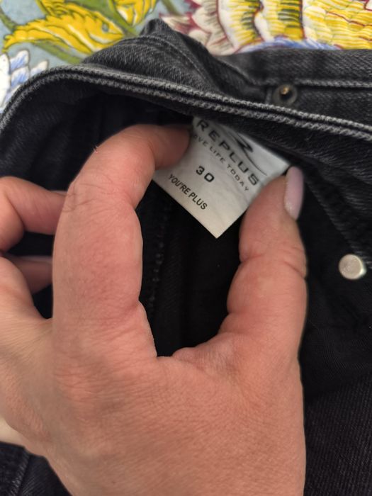 Продам женские джинсы