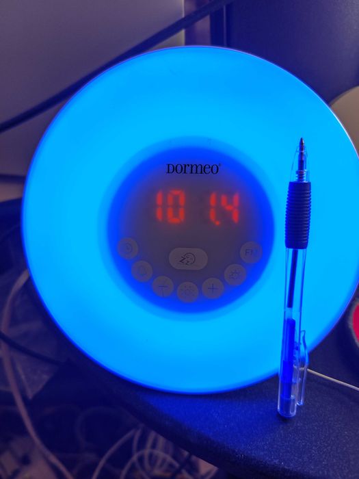 Радио часовник с аларма и различни цветове Дормео Dormeo