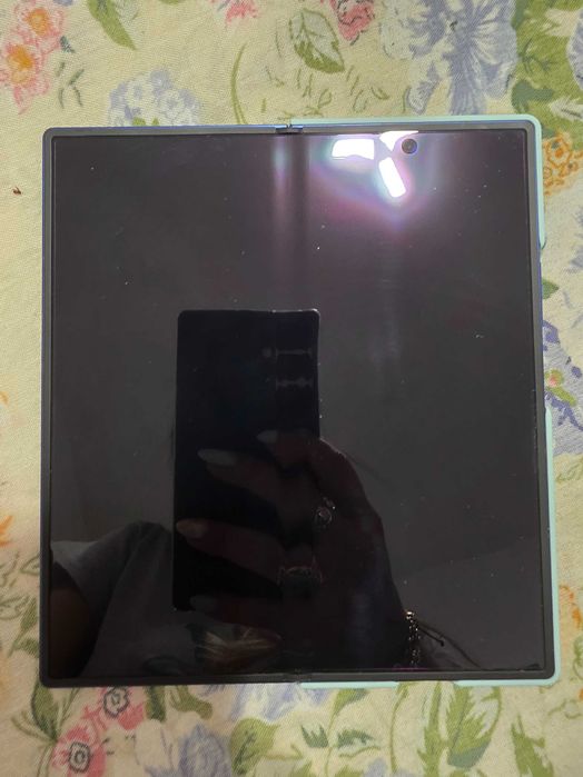 Samsung Zfold 7 с гръб и протектор