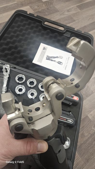 Хидравлична преса за кербоване на кабелни обувки  на батерии от 10-30