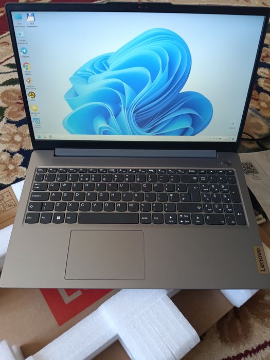 Lenovo core i3 13pokolenie 8/256gb