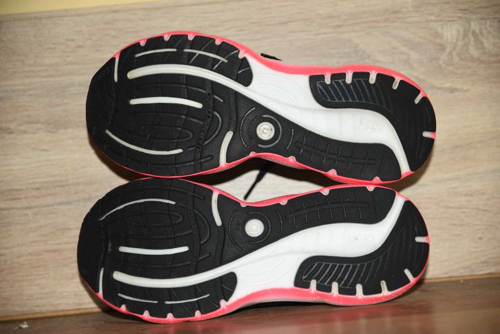 Brooks Glyceryn 20, номер 42