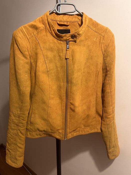 Велурено яке