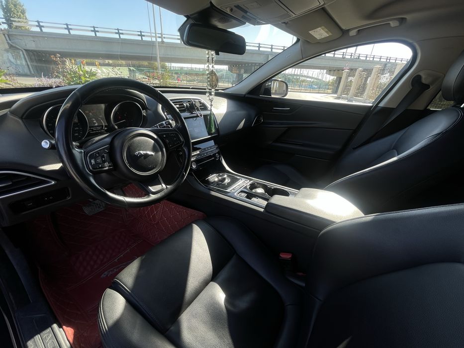 Продам срочно Jaguar XE