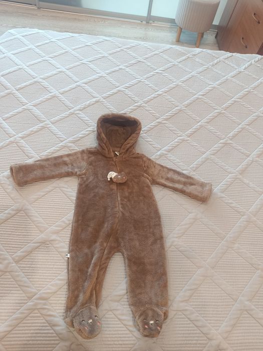 Продам комбинезоны для девочки