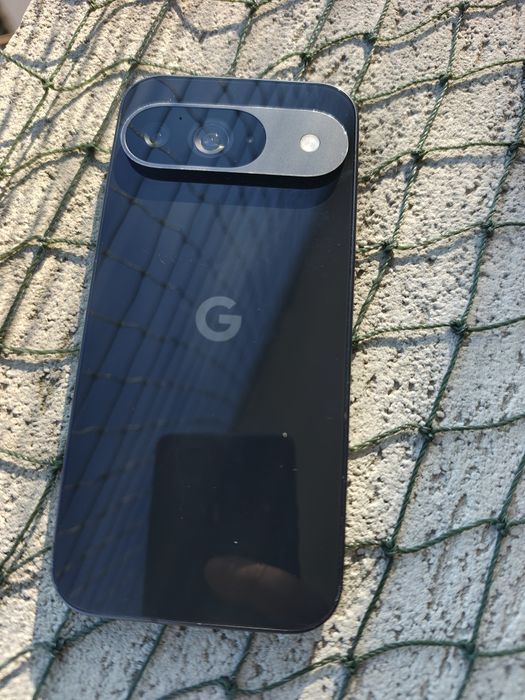 Google Pixel 9 ecran fisurat