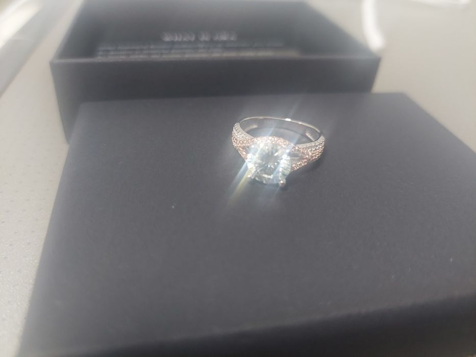 Inel piatra moissanite