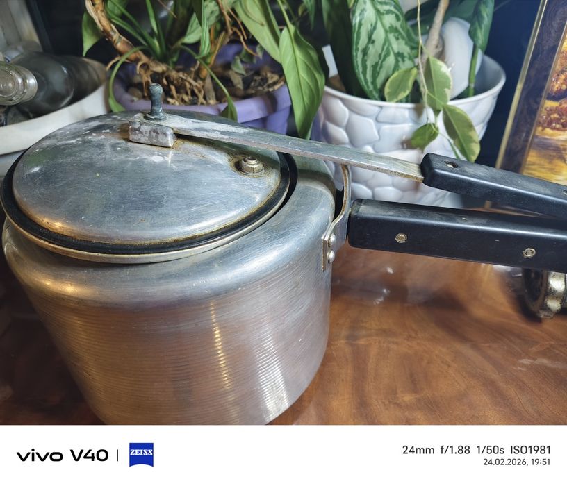 Продам советскую мясорубку и скороварка