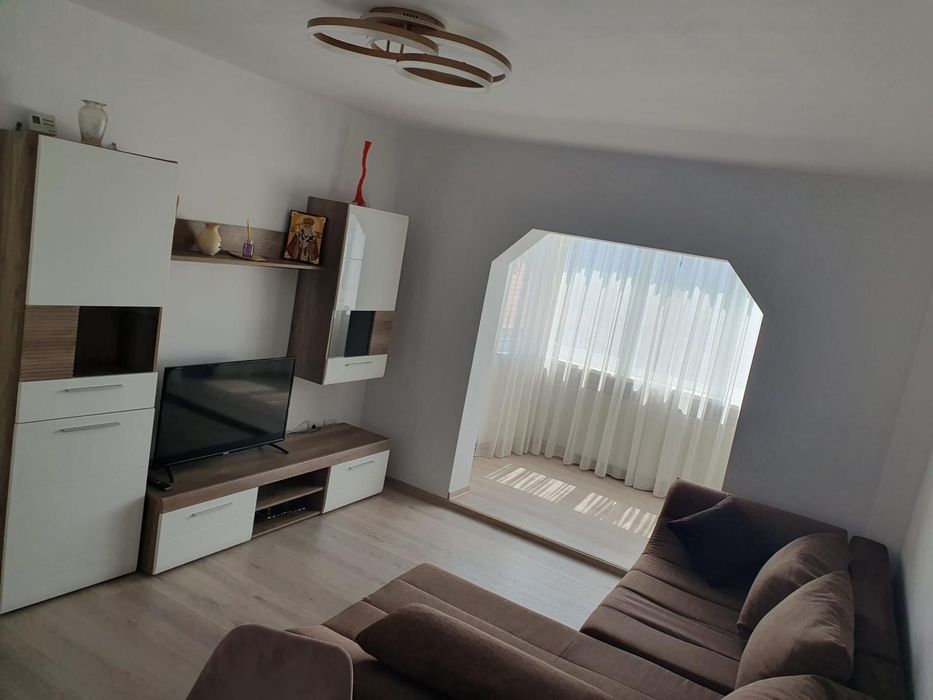 Apartament 2 camere decomandat, renovat – Str. Codrii Cosminului, Tractorul